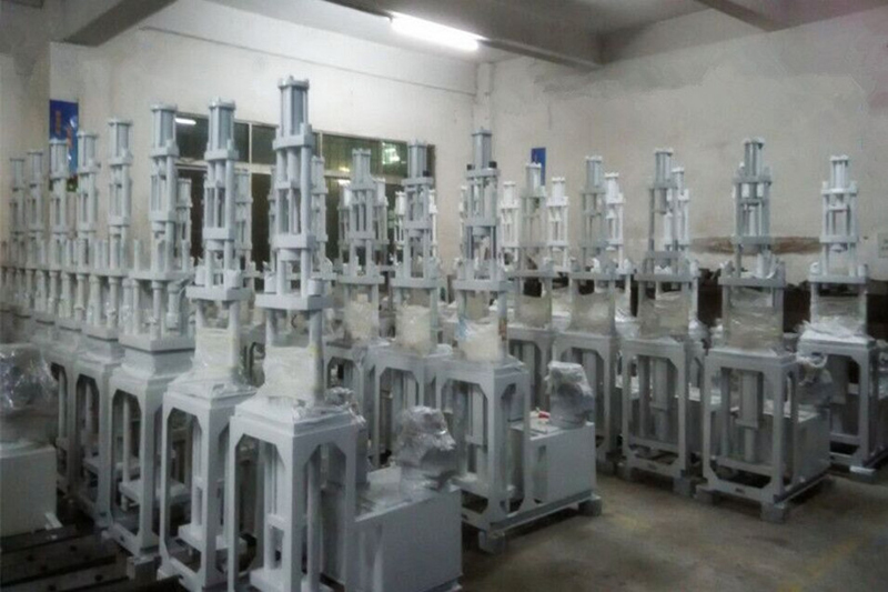 廣東立式注塑機公司一角