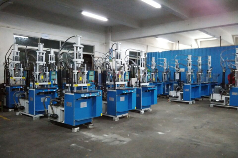 廣東立式注塑機今塑機械